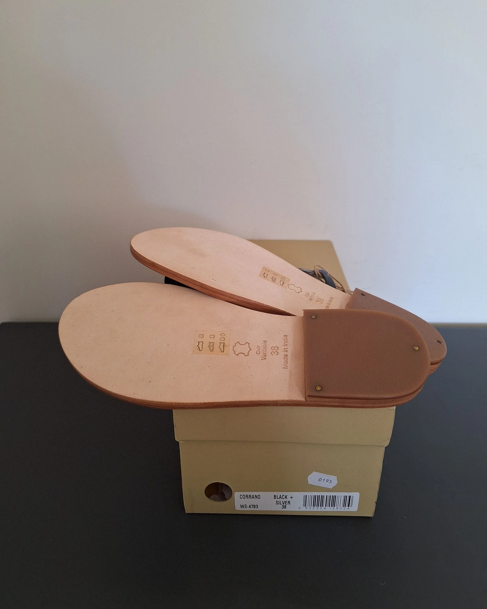 Slippery de couro preto com prata White Sun tamanho 38 – photo 7